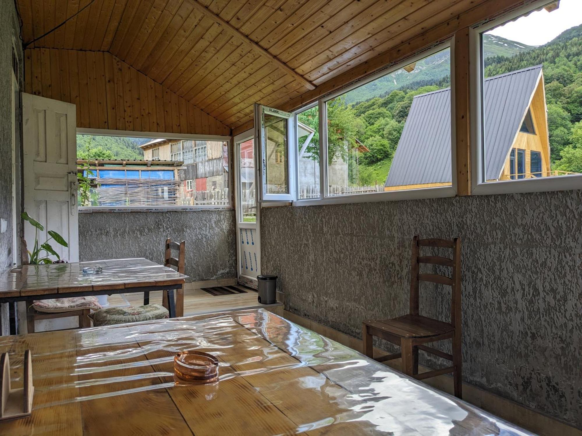 Guest House In Zhabeshi Lali Bagian luar foto